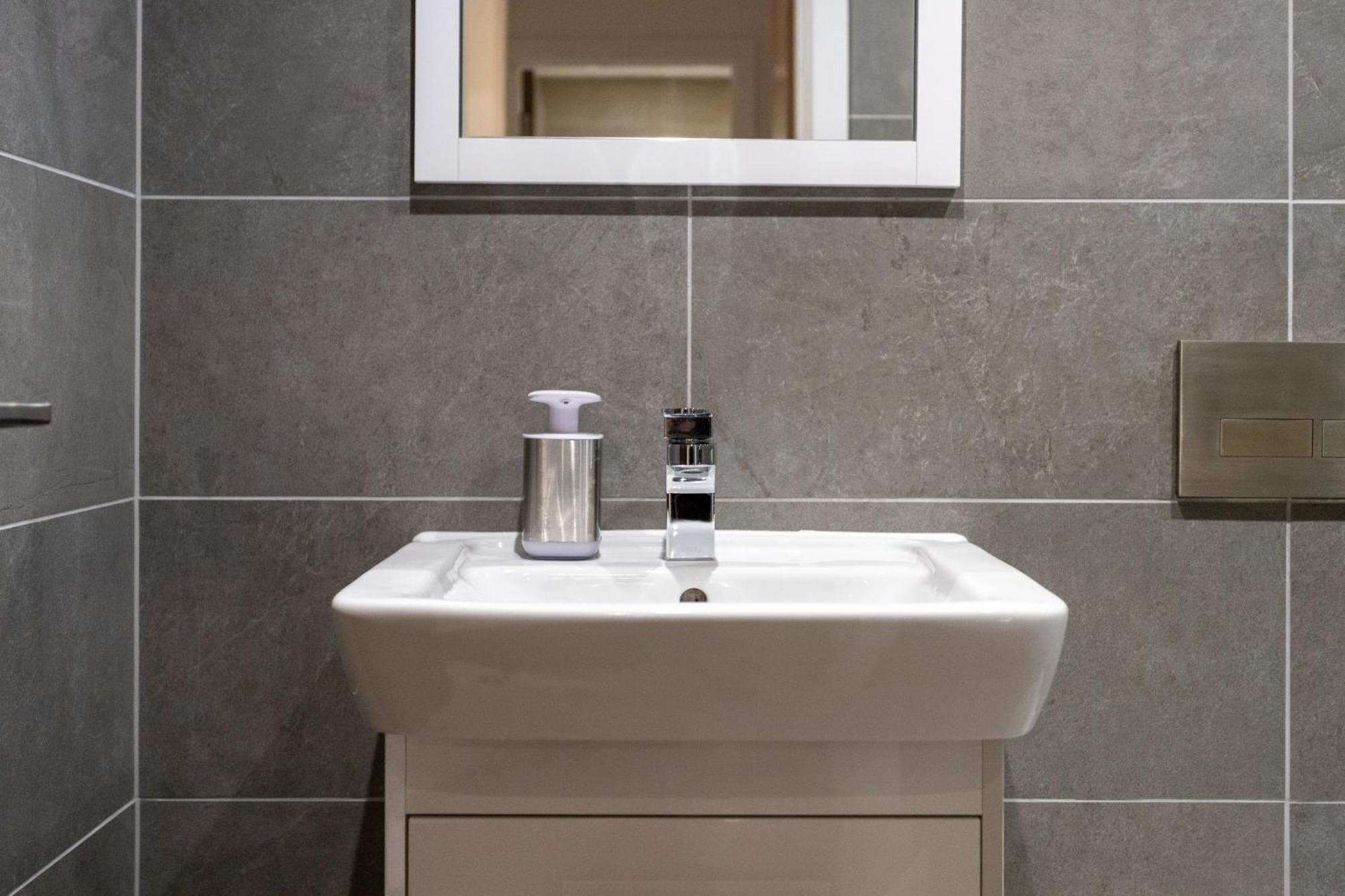 Springfield Two Apartment Harrogate Luaran gambar
