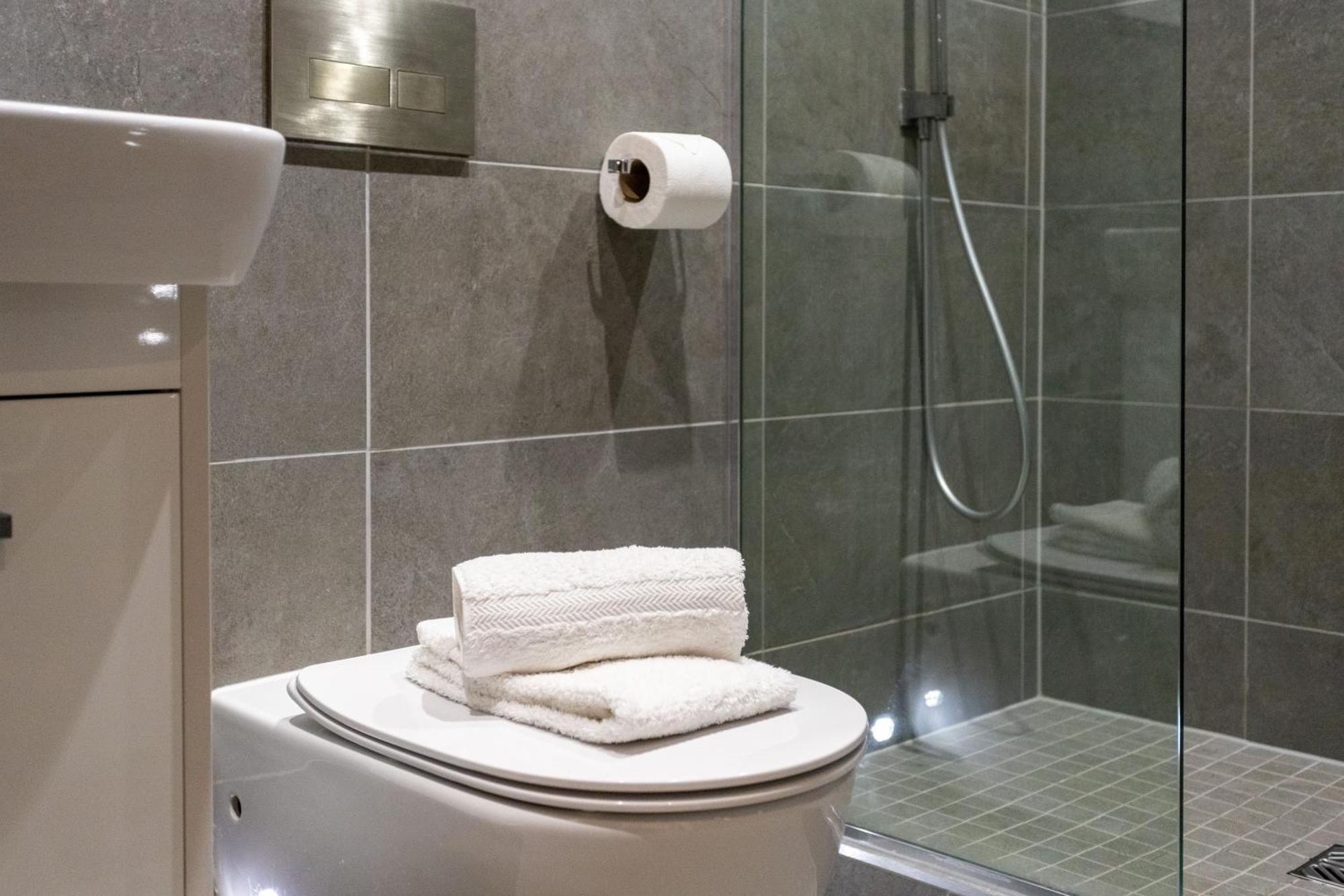 Springfield Two Apartment Harrogate Luaran gambar
